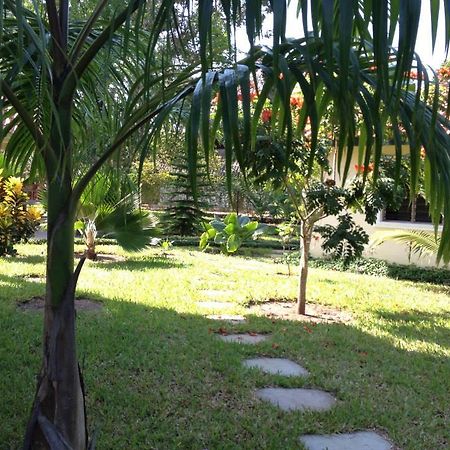 Villa Lamuhouse Diani Beach Exterior photo